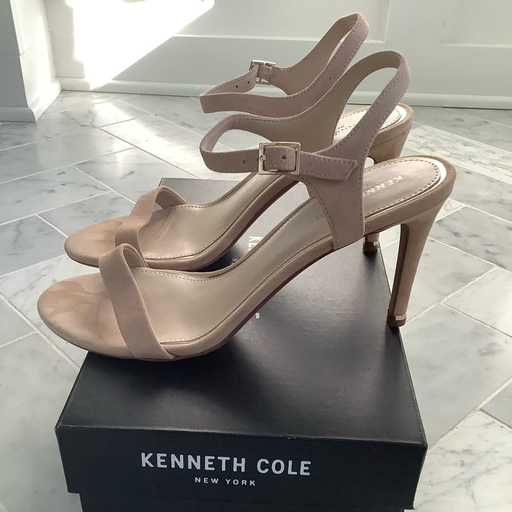 Kenneth Cole Brandy Dress Sandal Nude Suede 9